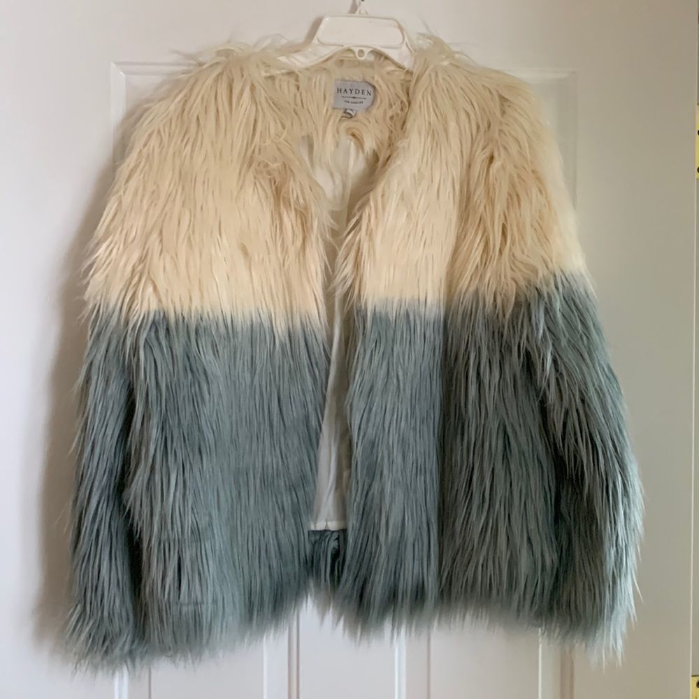 HAYDEN SMALL - MEDIUM gray and cream faux fur jacket.  NWOT never worn